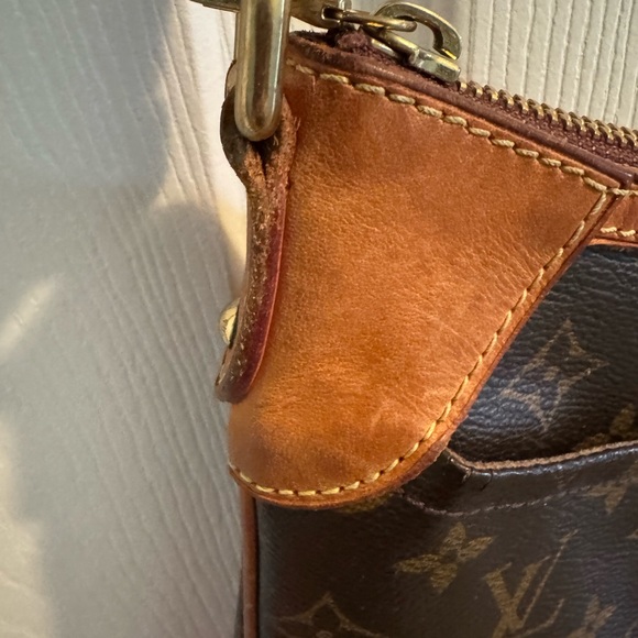 Authentic Louis Vuitton Odeon PM - Picture 3 of 8